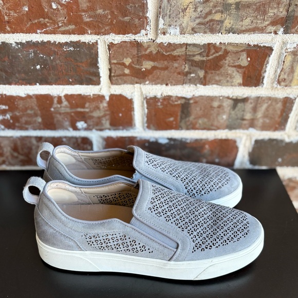 VIONIC Kimmie Perf Gray Suede Sneakers Slip On Sneakers Size 10 - Picture 2 of 13